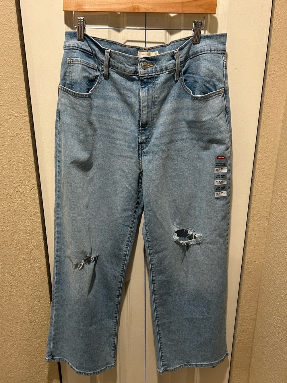 New Levi’s Wide Leg High Rise Jeans , size 32